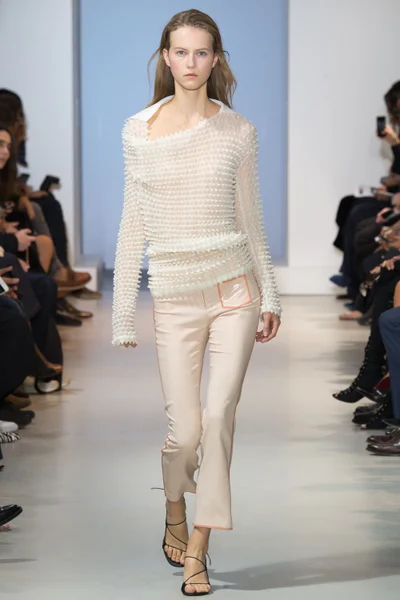 Look 10